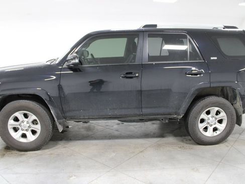 Used 2023 Toyota 4Runner SR5 Premium w/ Moonroof Package image 6