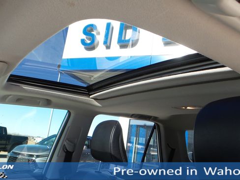 Used 2017 Toyota 4Runner SR5 Premium image 10