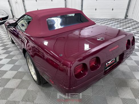 Used 1993 Chevrolet Corvette Convertible RWD image 19