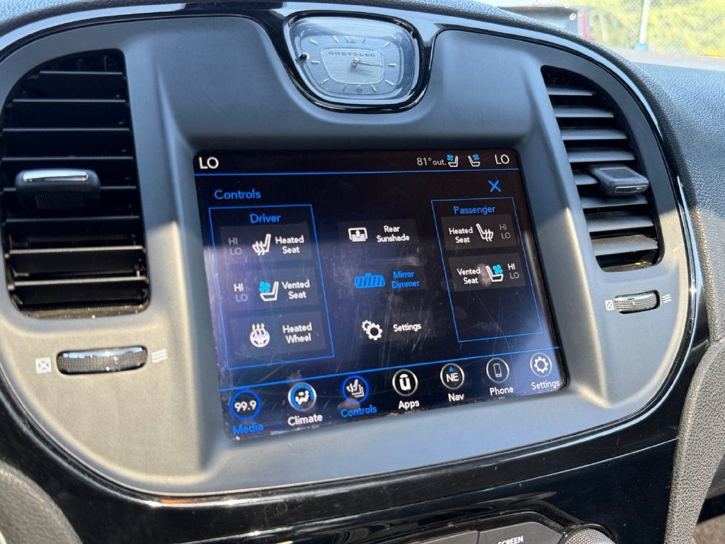Used 2019 Chrysler 300 S w/ 300S Premium Group AWD/4WD image 34