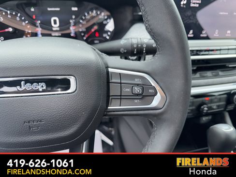 Used 2024 Jeep Compass Latitude image 17