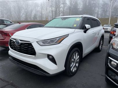 Used 2023 Toyota Highlander Limited
