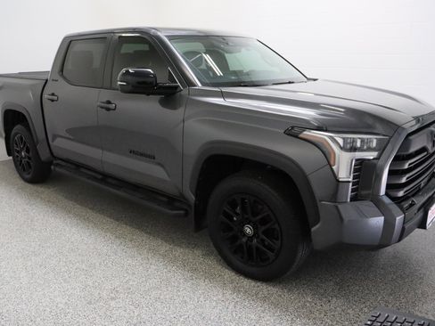 Used 2025 Toyota Tundra Limited AWD/4WD image 4