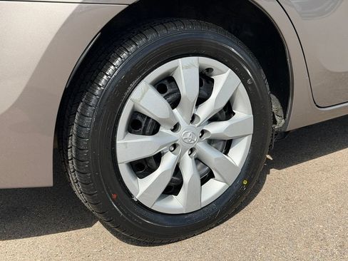 Used 2016 Toyota Corolla LE FWD image 22