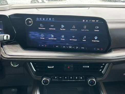 Used 2025 Chevrolet Tahoe LS RWD image 19