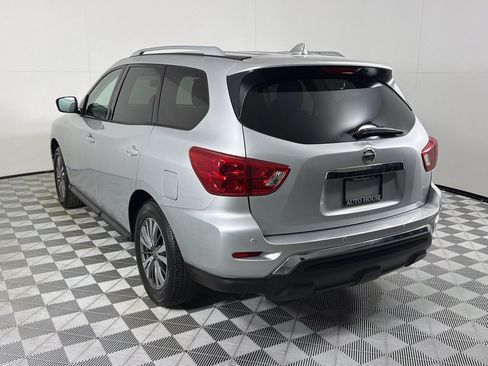 Used 2019 Nissan Pathfinder SV FWD image 7