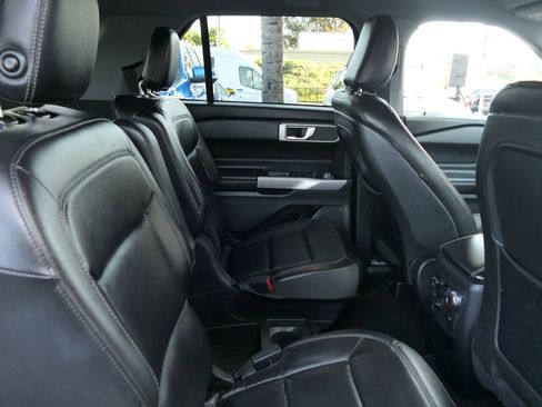 Used 2020 Ford Explorer XLT w/ Equipment Group 202A RWD image 26