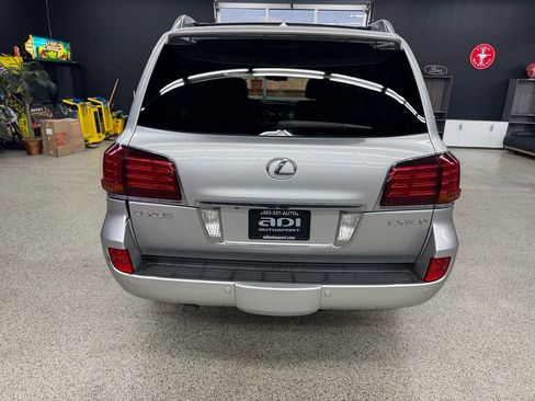 Used 2010 Lexus LX 570 4WD image 4