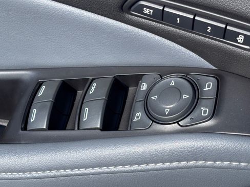 Used 2019 Buick Enclave Premium AWD/4WD image 18