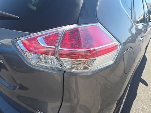 Used 2016 Nissan Rogue S w/ Appearance Package AWD/4WD image 33