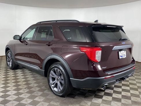 Used 2023 Ford Explorer XLT w/ Equipment Group 202A AWD/4WD image 29