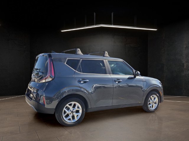 Used 2025 Kia Soul LX w/ LX Technology Package FWD image 7