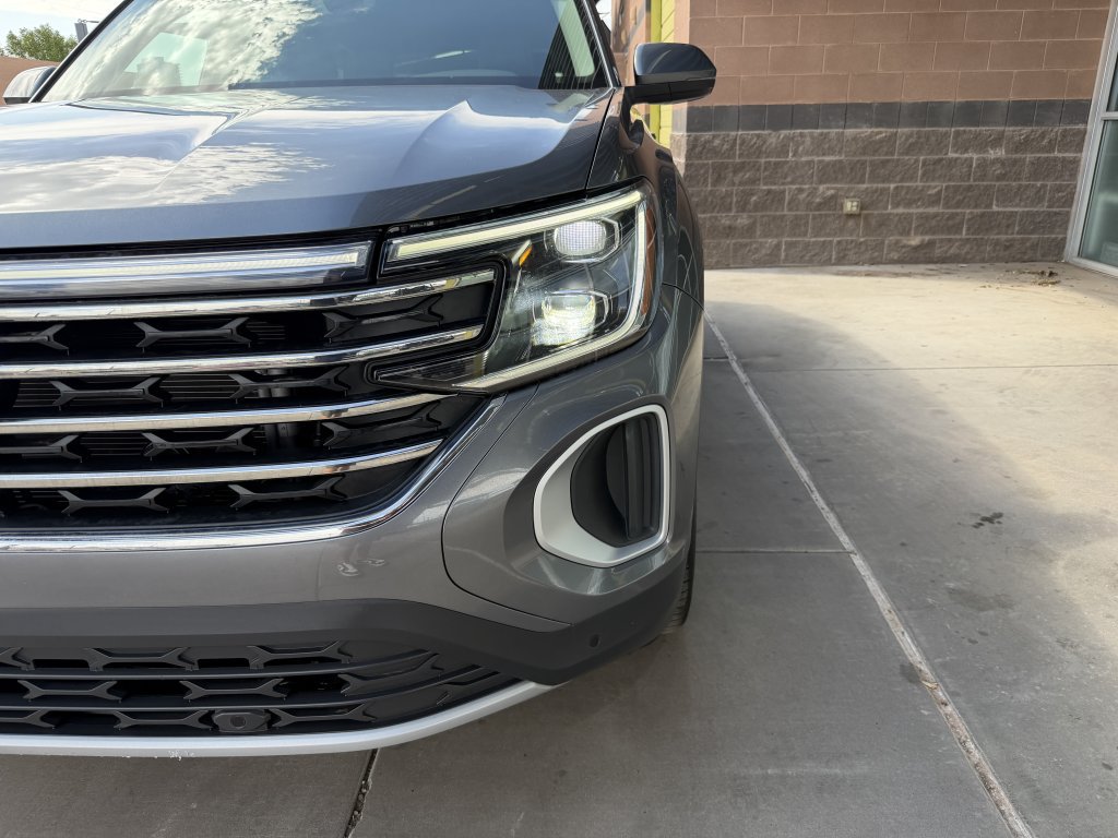 Used 2024 Volkswagen Atlas SE w/ Panoramic Sunroof Package FWD image 11