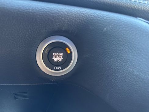 New 2026 Chrysler Pacifica Select image 16