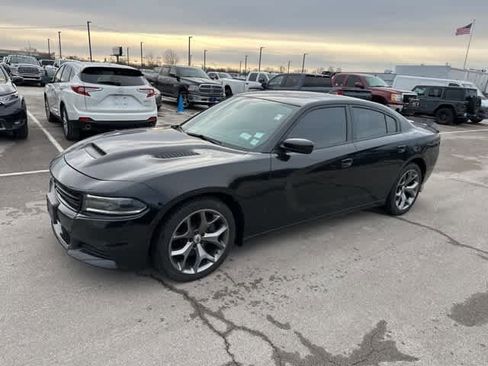 Used 2017 Dodge Charger R/T w/ Plus Group image 16