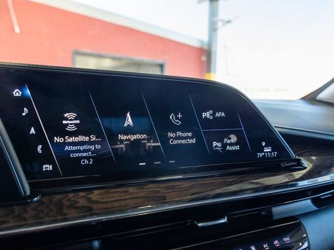 Used 2022 Cadillac Escalade Sport Platinum w/ LPO, ONYX Package AWD/4WD image 24