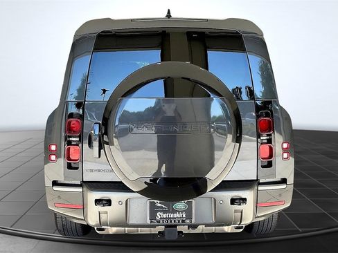 Used 2024 Land Rover Defender 130 Outbound image 4