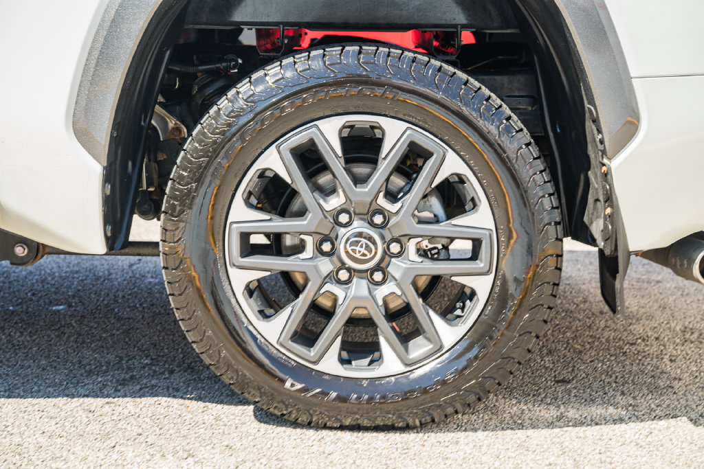 Used 2023 Toyota Tundra Limited AWD/4WD image 16