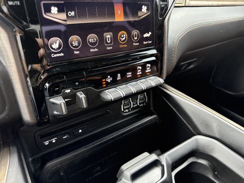 Used 2019 RAM 1500 Laramie Longhorn AWD/4WD image 23