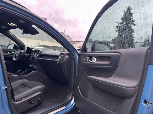 Certified 2023 Volvo XC40 Recharge Ultimate w/ Protection Package Premier image 11