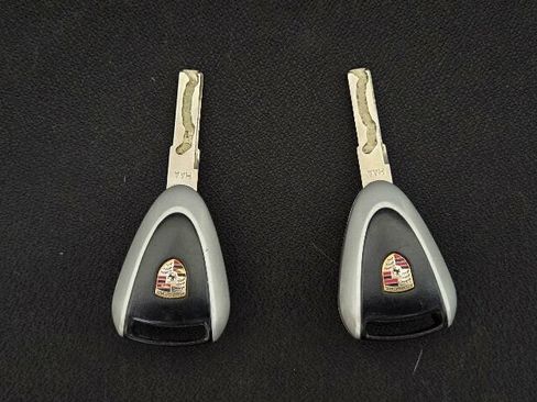Used 2005 Porsche Boxster RWD image 35