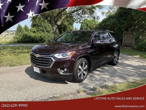 Used 2018 Chevrolet Traverse LT w/ LPO, Floor Liner Package AWD/4WD image 1