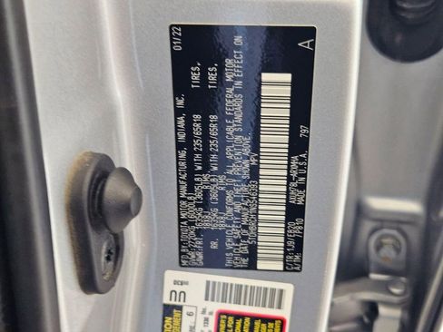 Used 2022 Toyota Highlander XLE AWD/4WD image 34