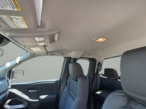 Used 2024 Nissan Frontier SV w/ SV Convenience Package RWD image 19