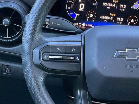 Used 2024 Chevrolet Colorado Trail Boss image 17