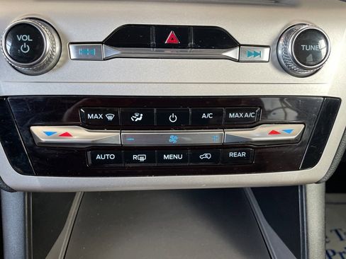 Used 2021 Ford Explorer 4WD w/ Class III Trailer Tow Package image 25