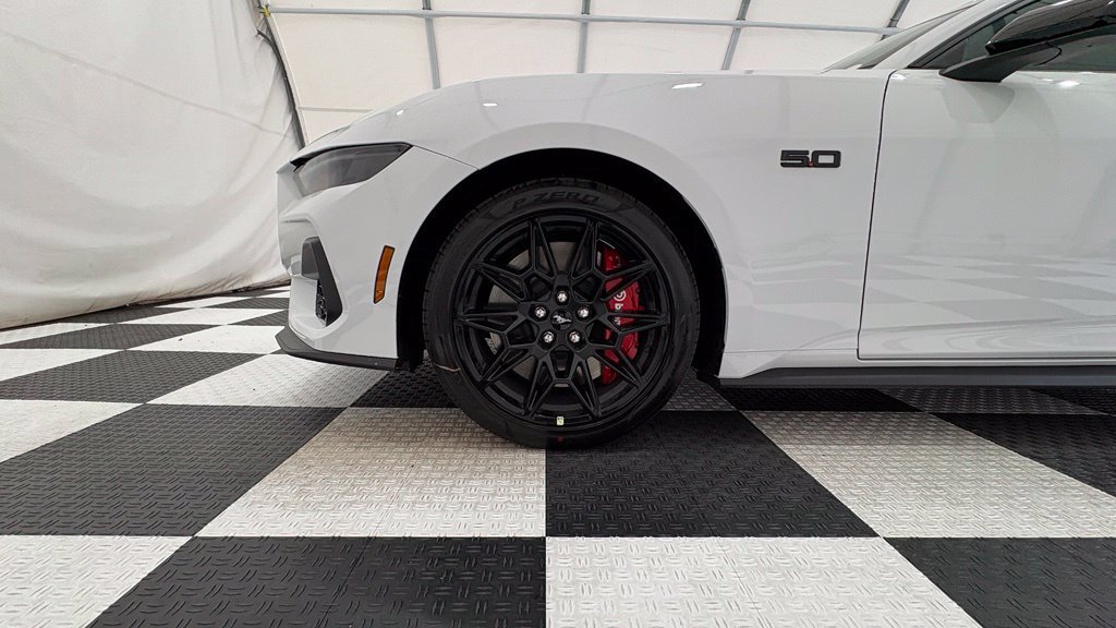New 2026 Ford Mustang GT w/ GT Performance Package RWD image 9