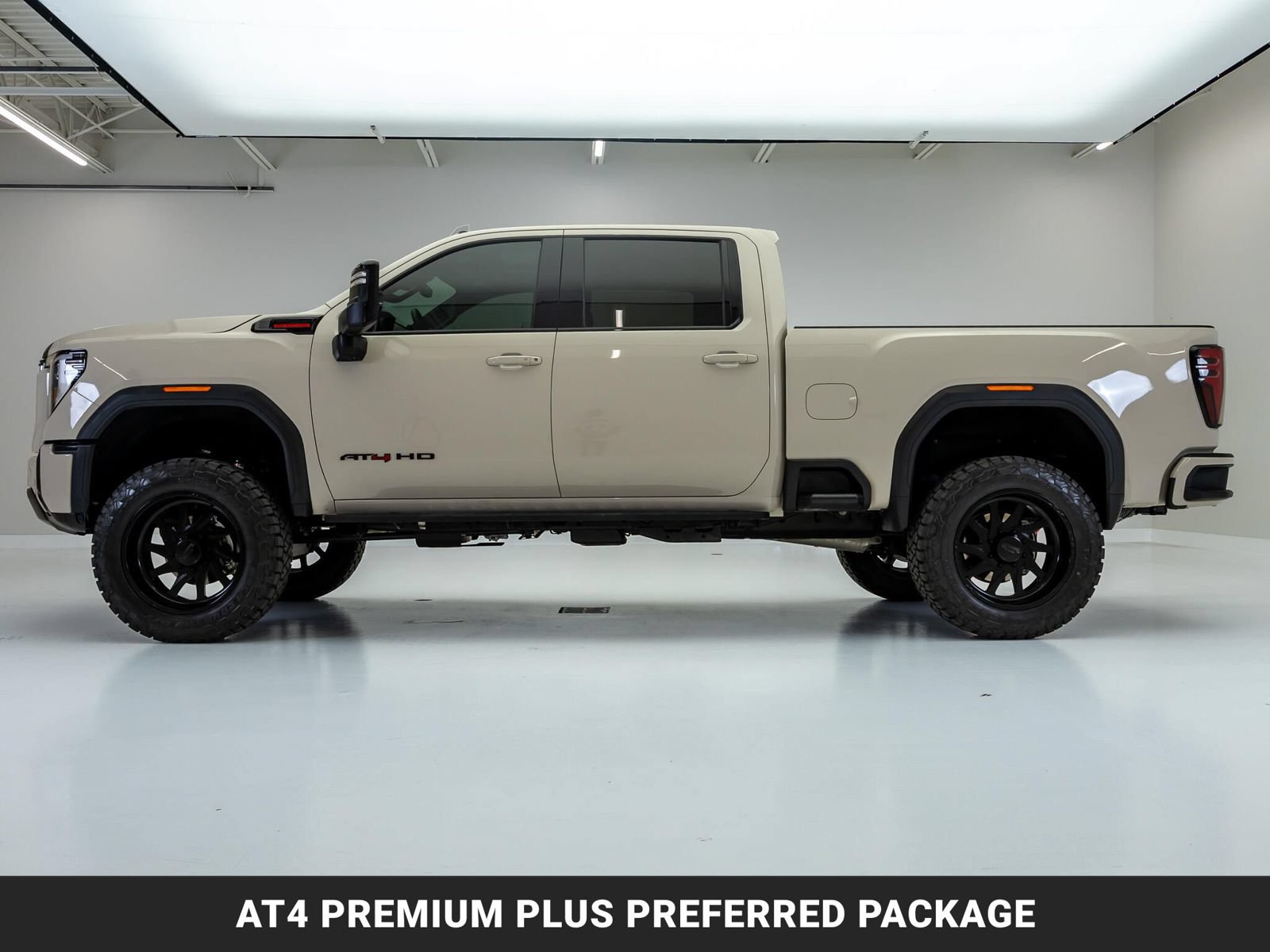 Used 2026 GMC Sierra 3500 AT4 w/ AT4 Premium Plus Package AWD/4WD image 6