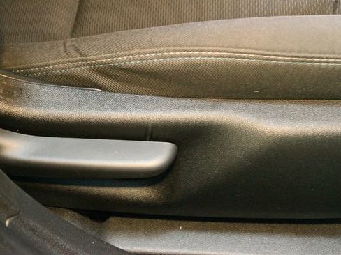 Used 2019 Chevrolet Cruze LT w/ LT True North Edition FWD image 12