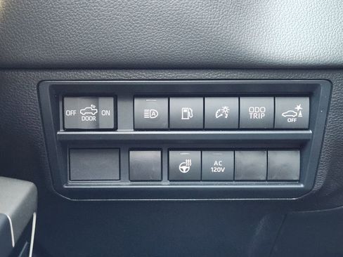 Used 2025 Toyota Tundra Limited image 22