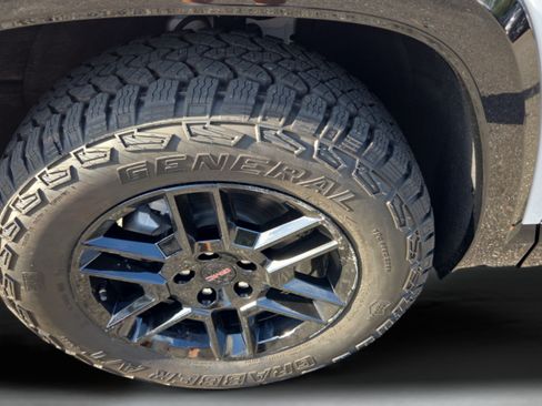 New 2026 GMC Terrain AT4 w/ Convenience Package III AWD/4WD image 30