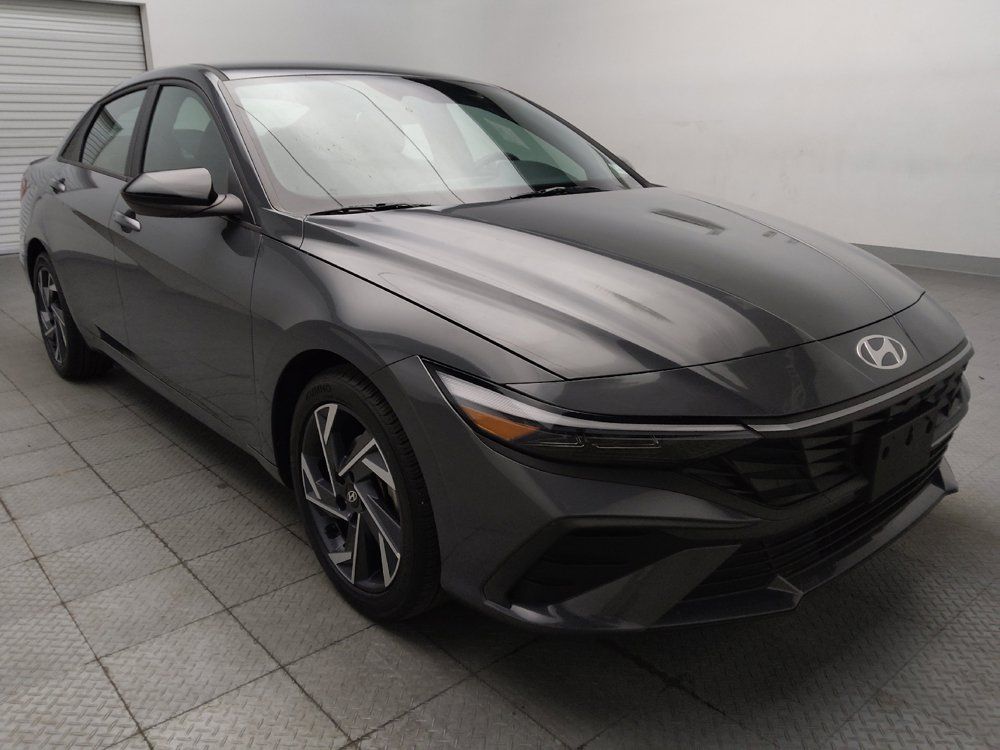 Used 2025 Hyundai Elantra Sport FWD image 13