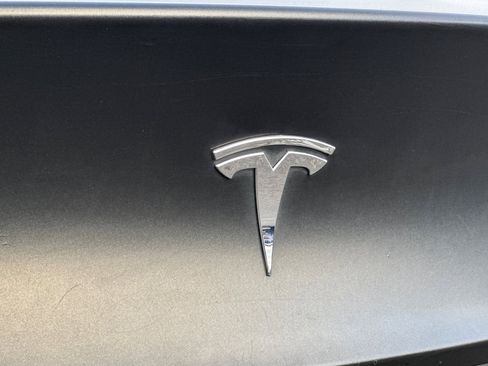 Used 2020 Tesla Model Y Long Range image 22