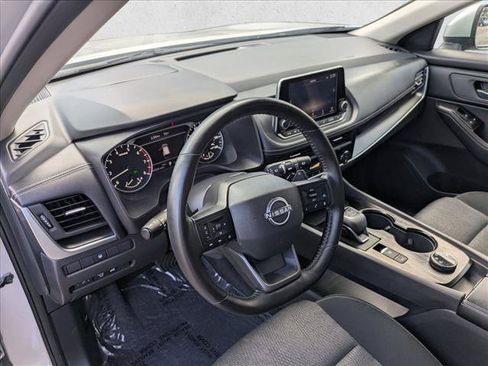Used 2025 Nissan Rogue SV AWD/4WD image 14