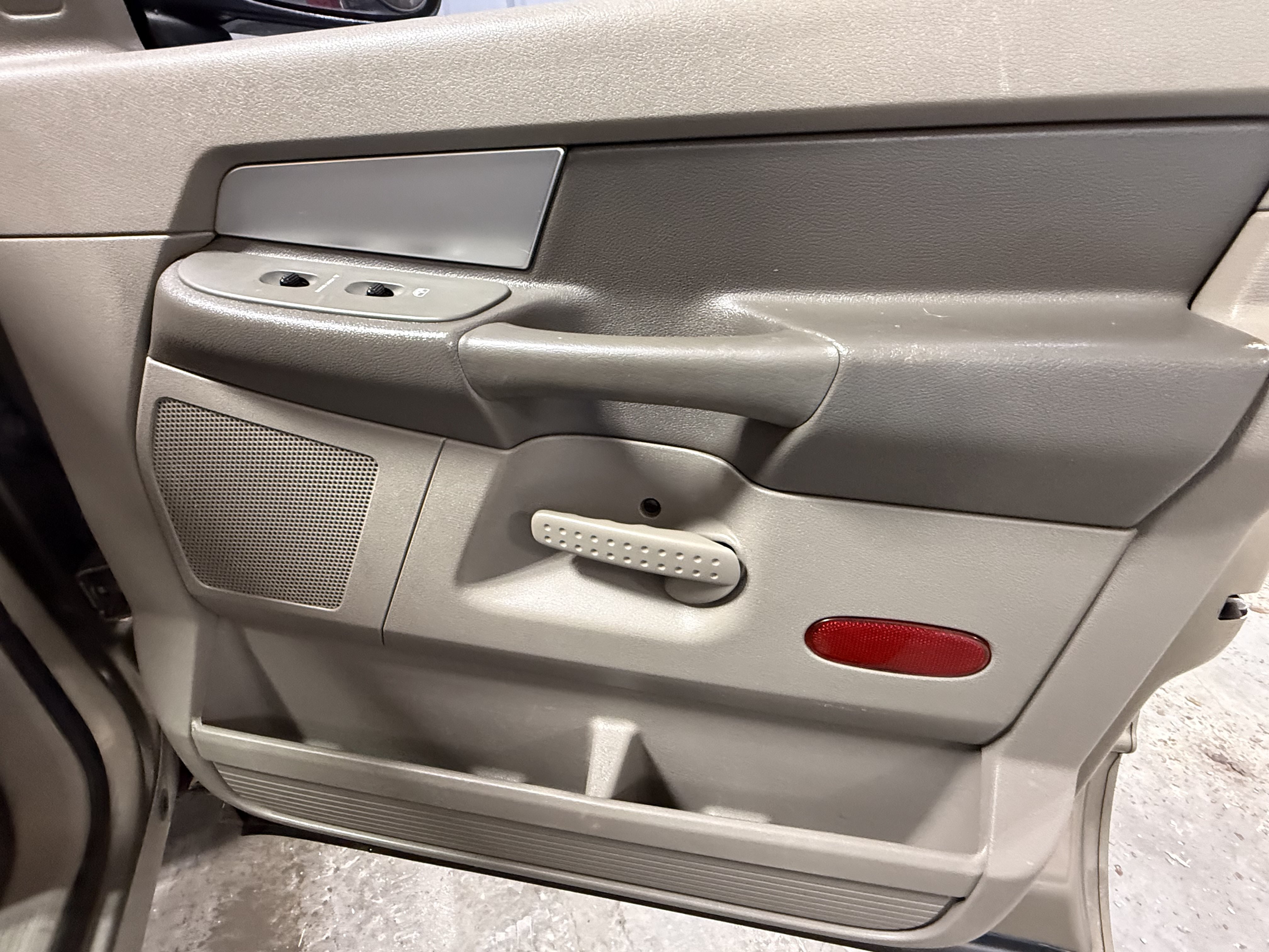 Used 2007 Dodge Ram 2500 Truck SLT AWD/4WD image 8