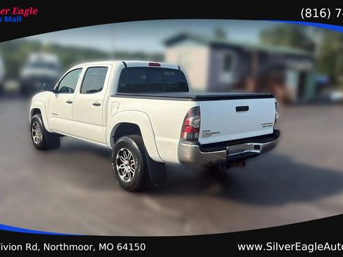 Used 2010 Toyota Tacoma PreRunner RWD image 3