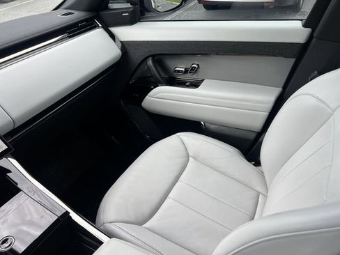 Used 2024 Land Rover Range Rover Sport SE AWD/4WD image 16