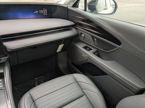 New 2026 Lincoln Nautilus Reserve AWD/4WD image 17