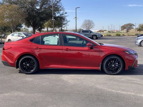 New 2026 Toyota Camry SE image 4