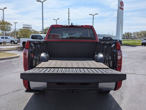 Used 2025 Toyota Tundra Limited AWD/4WD image 7