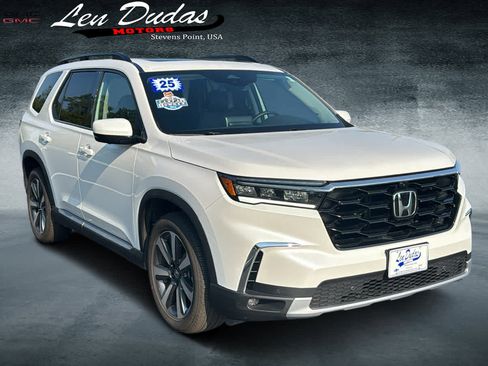 Used 2025 Honda Pilot Elite image 1
