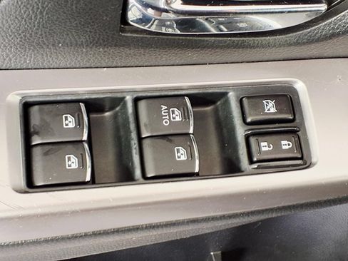Used 2016 Subaru Crosstrek 2.0i Premium AWD/4WD image 25