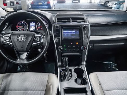 Used 2017 Toyota Camry SE FWD image 12