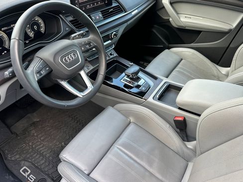Used 2022 Audi Q5 e Prestige w/ Prestige Package image 11
