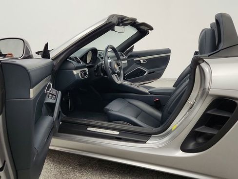 Used 2017 Porsche 718 Boxster S RWD image 23
