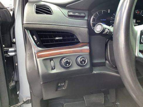 Used 2018 Cadillac Escalade ESV Premium Luxury AWD/4WD image 15